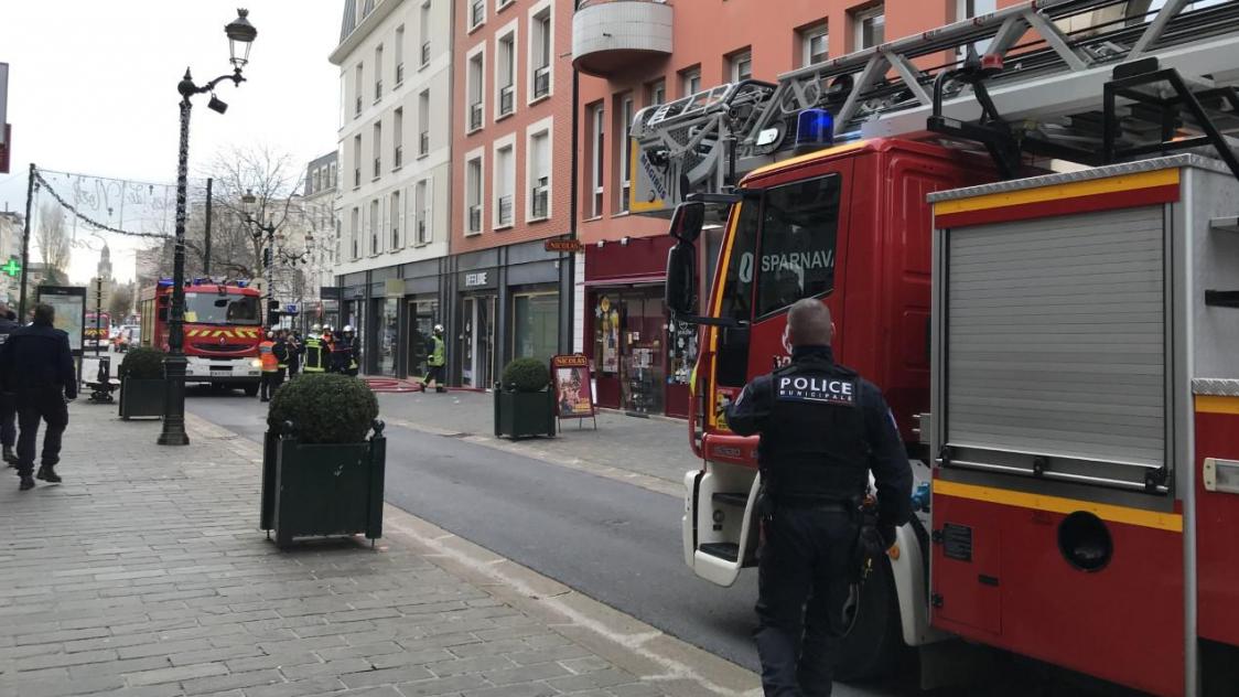 Le magasin Deeluxe d Epernay ravage par un incendie